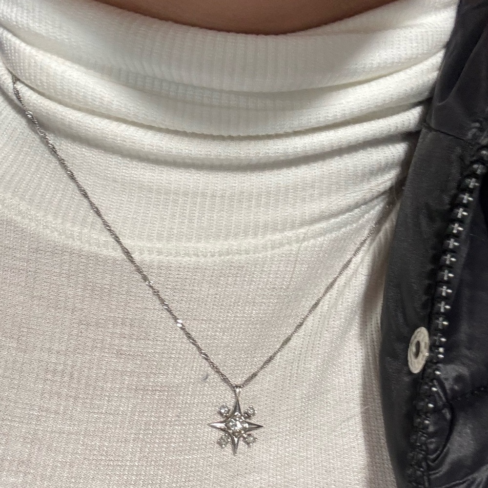 SALE🌷10K white gold northern star Elegant Pendant Necklace